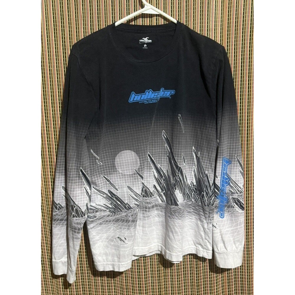 Hollister Tee Men M Basic Shirt Explore The World Live For Miles Black Neck Logo